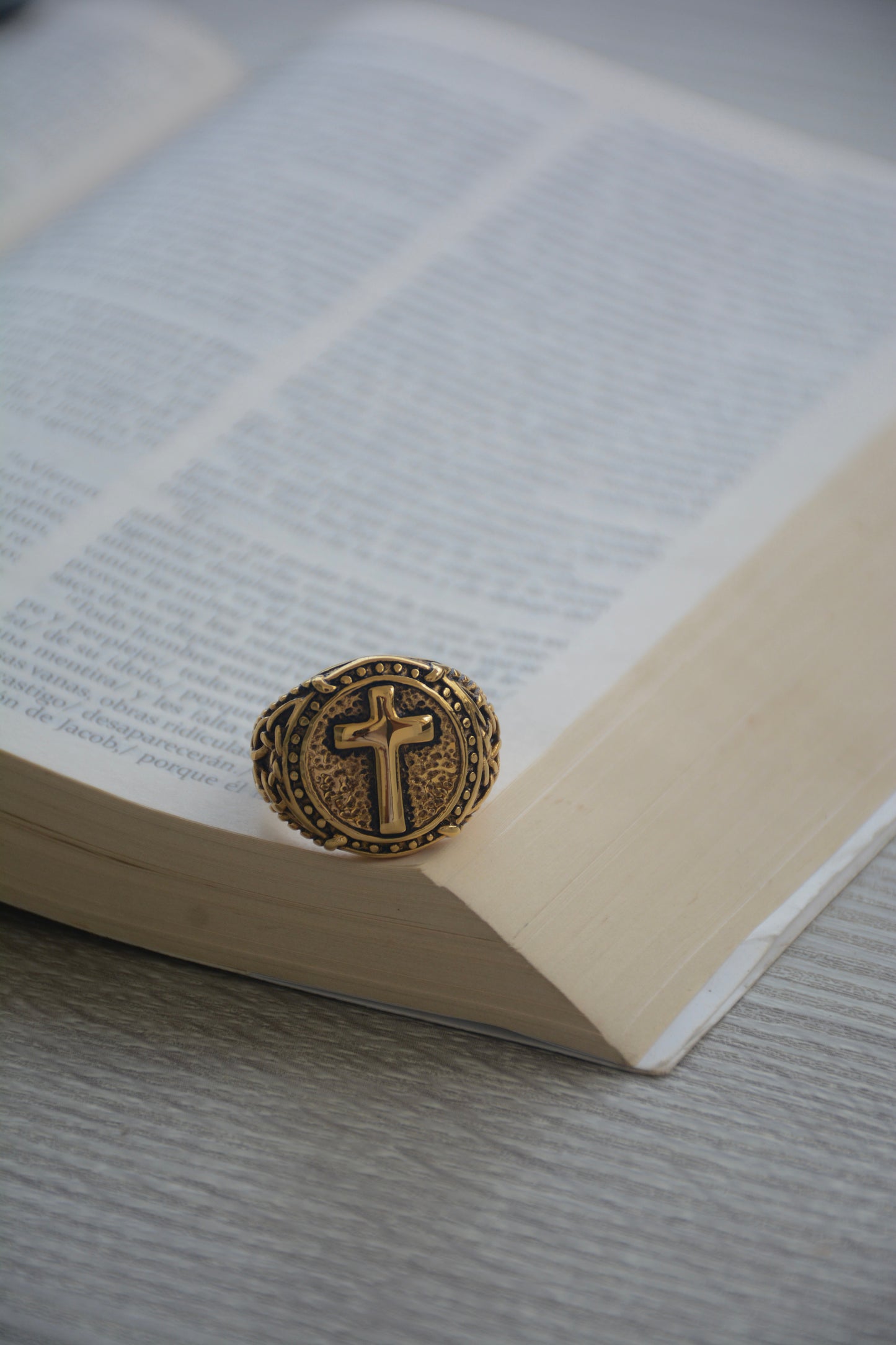Anillo Gold Crucifix