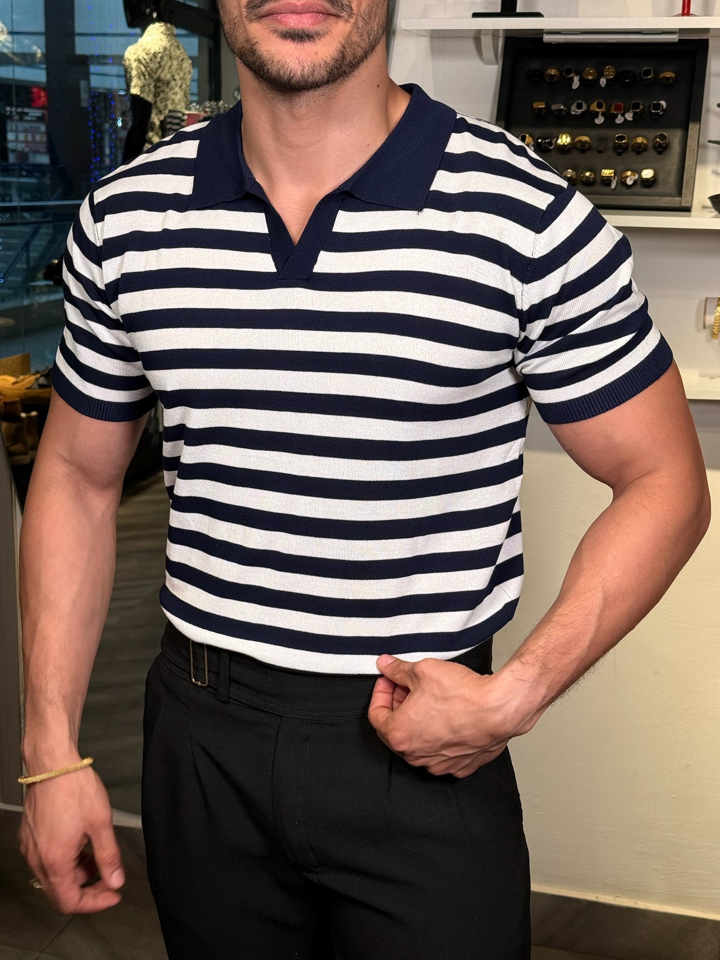 Polo “Riviera Stripes” – Blanco & Azul