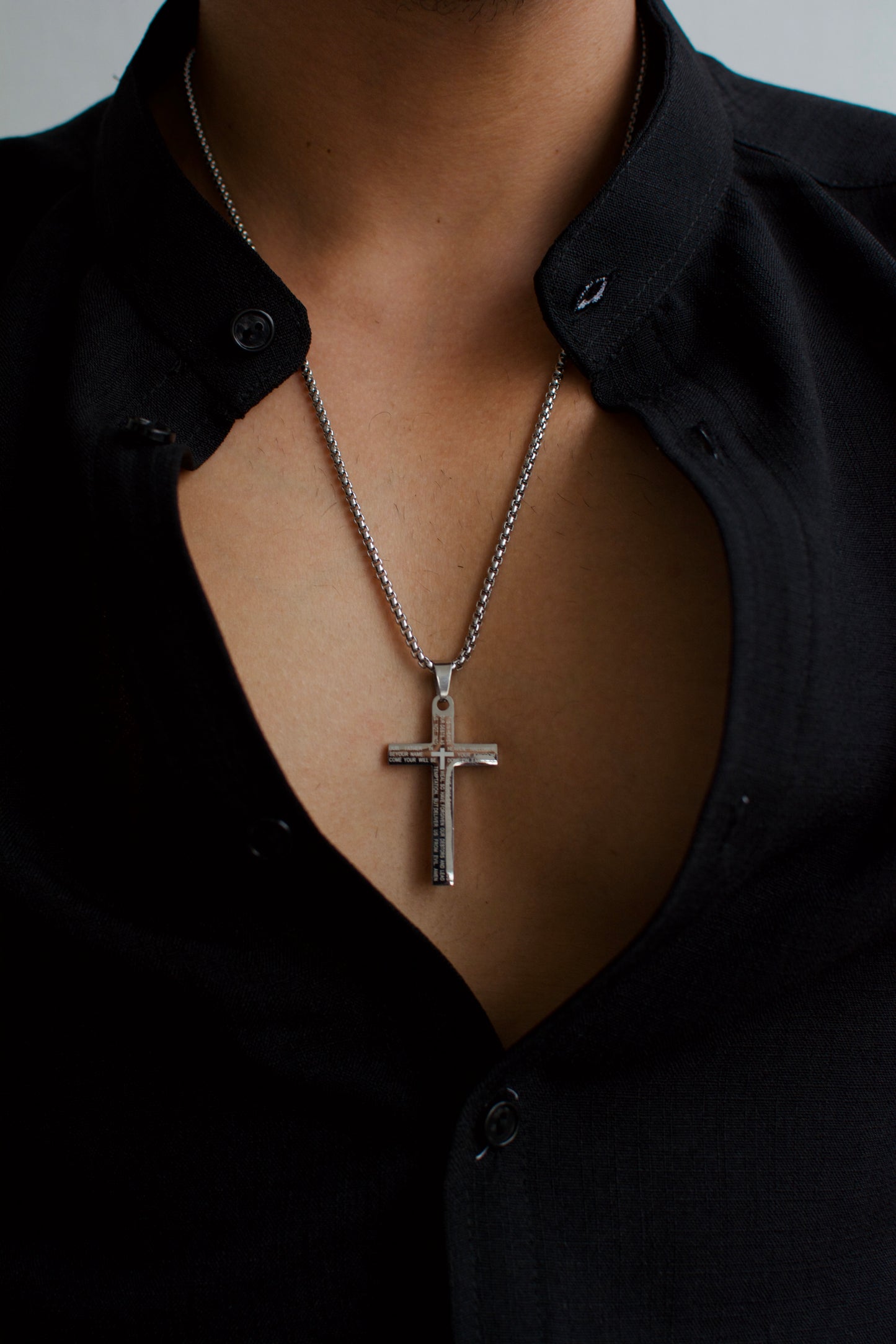 Cadena Crucifix Lux 2| COLECCION GIO ACCESSORIES