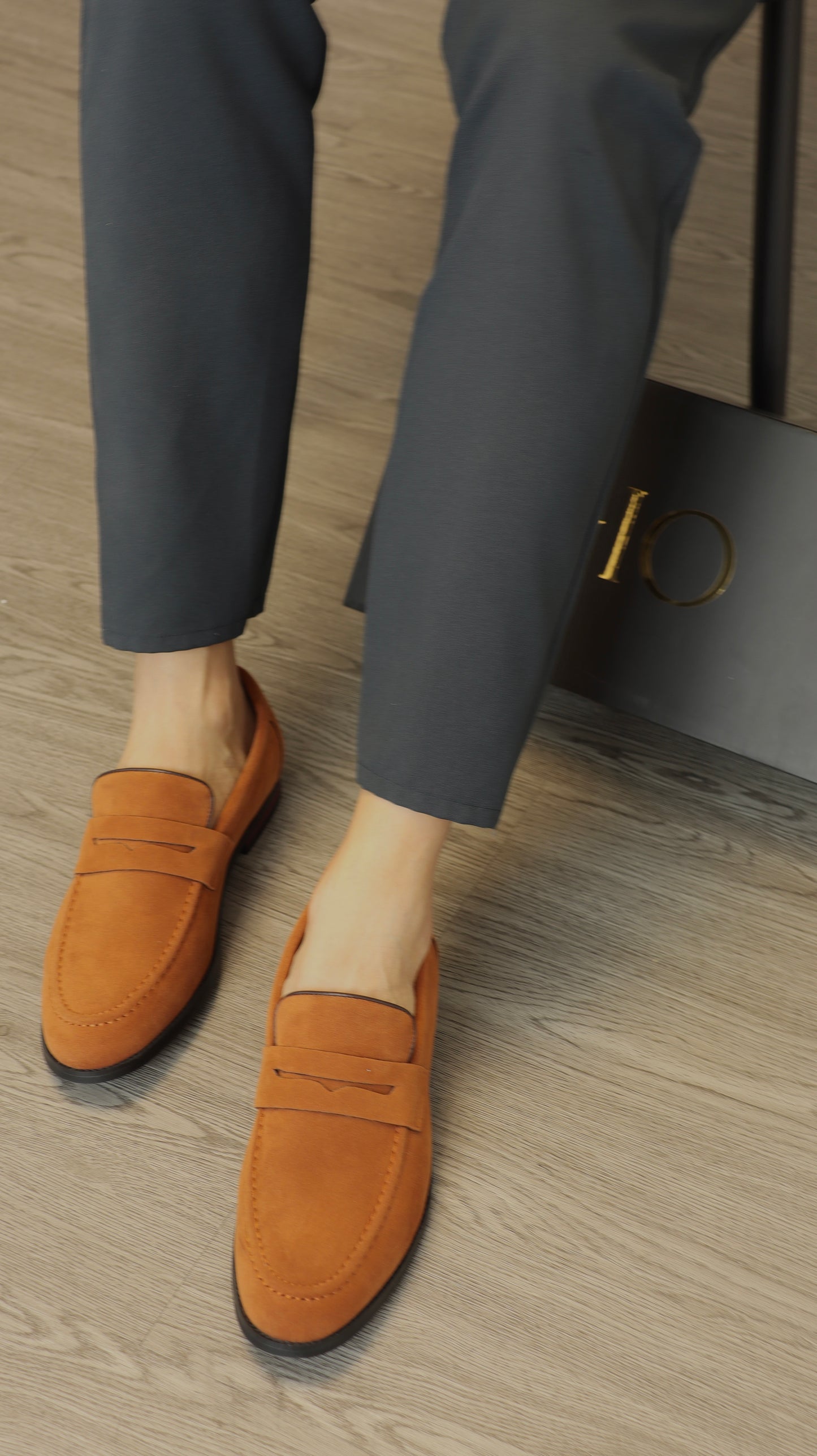 Zapato Prestige Ocre Suede Loafer