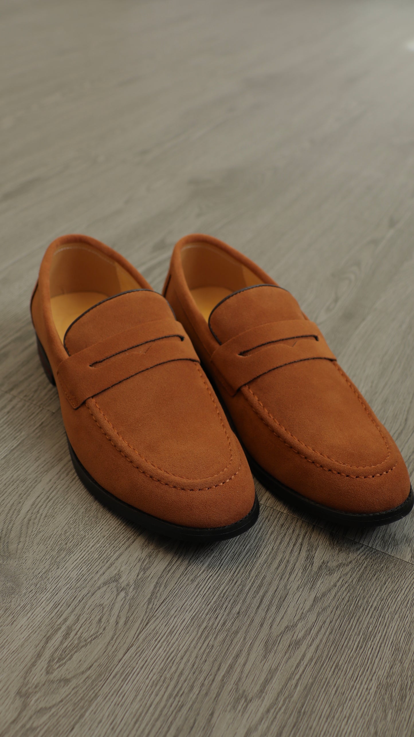 Zapato Prestige Ocre Suede Loafer