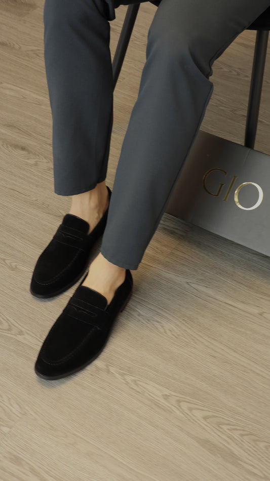 Zapato Prestige Black Suede Loafer