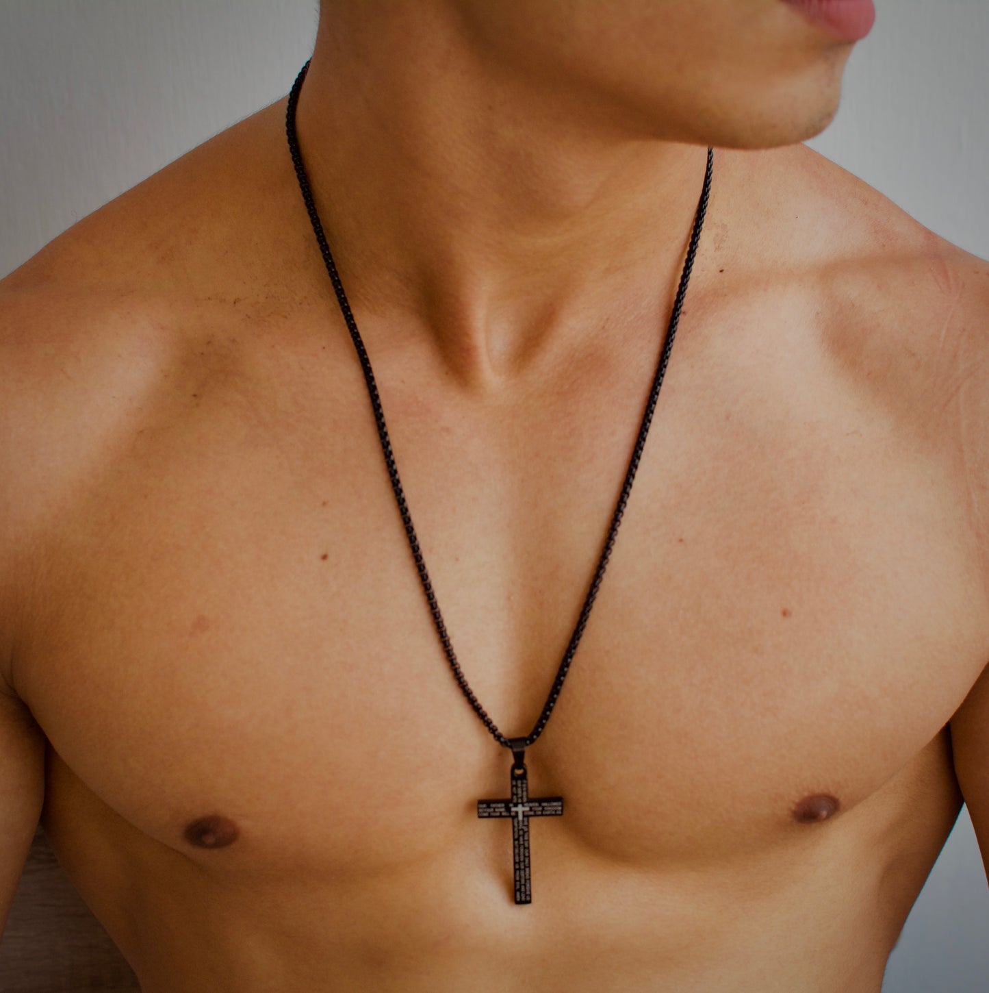 Cadena Crucifix Lux 2| COLECCION GIO ACCESSORIES