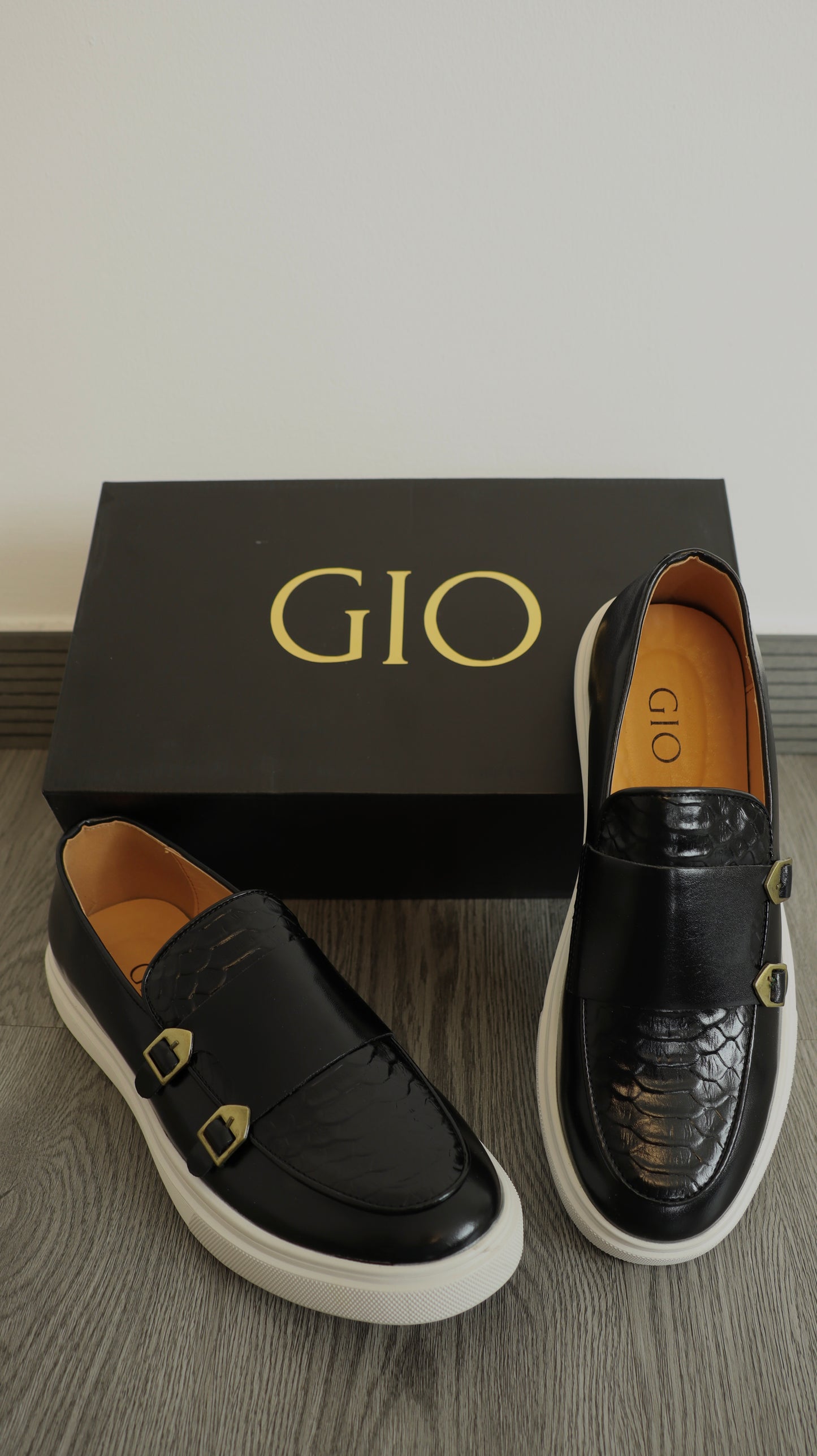 Zapatos Midnight Crest Leather Sneakers