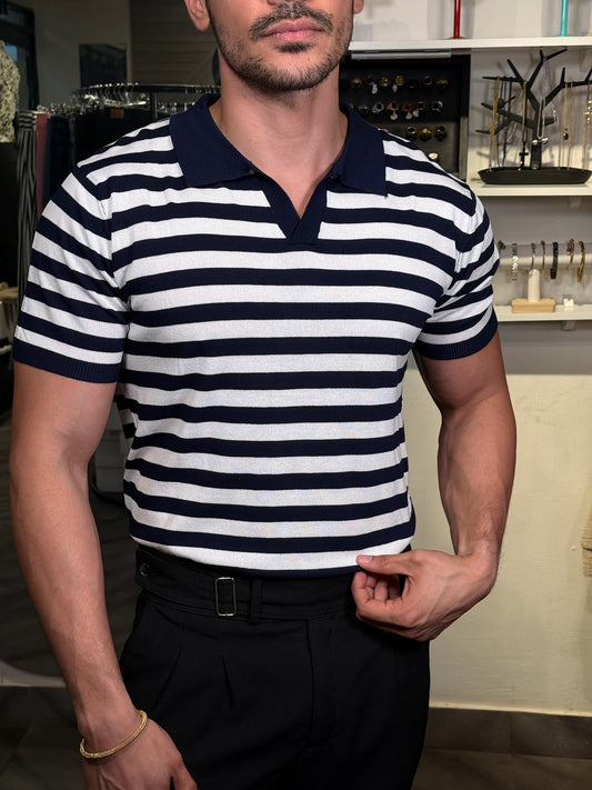 Polo “Riviera Stripes” – Blanco & Azul
