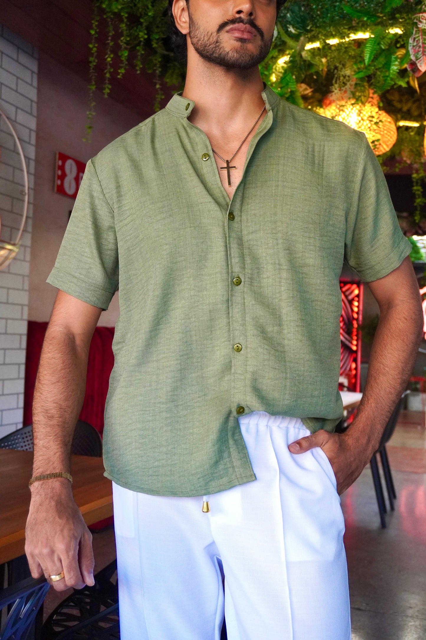 Camisa Oliva Chiaro | Cuello Mao (Verde Oliva Claro)