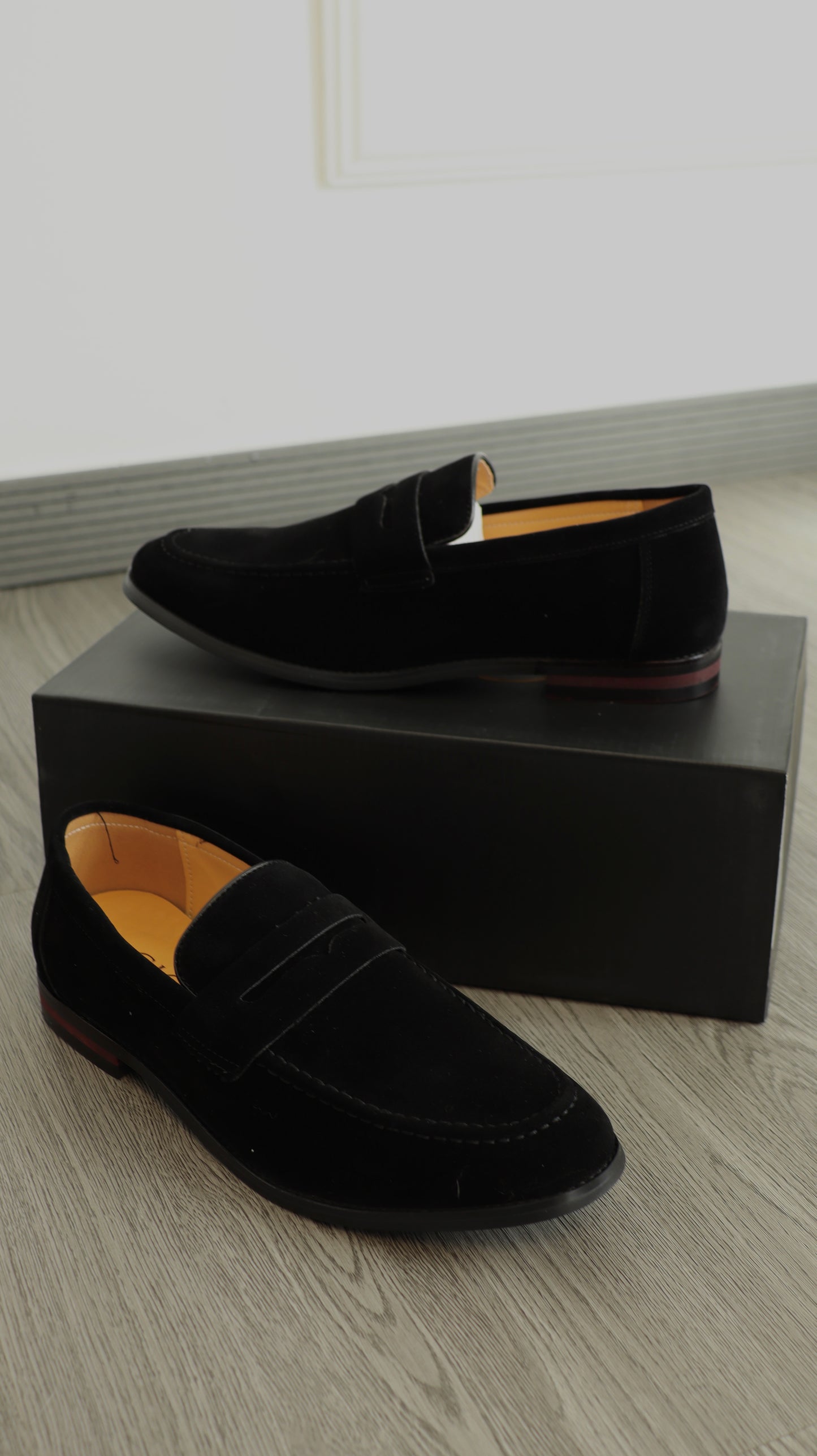 Zapato Prestige Black Suede Loafer