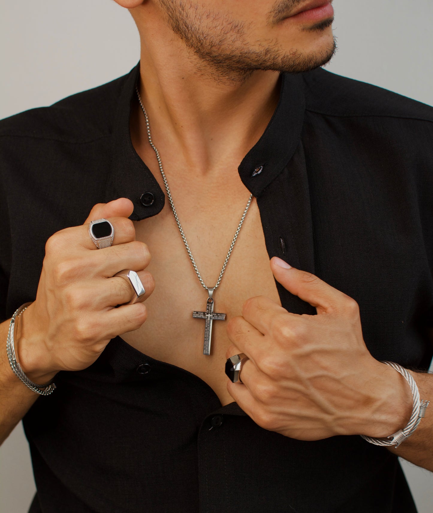 Cadena Crucifix Lux 2| COLECCION GIO ACCESSORIES