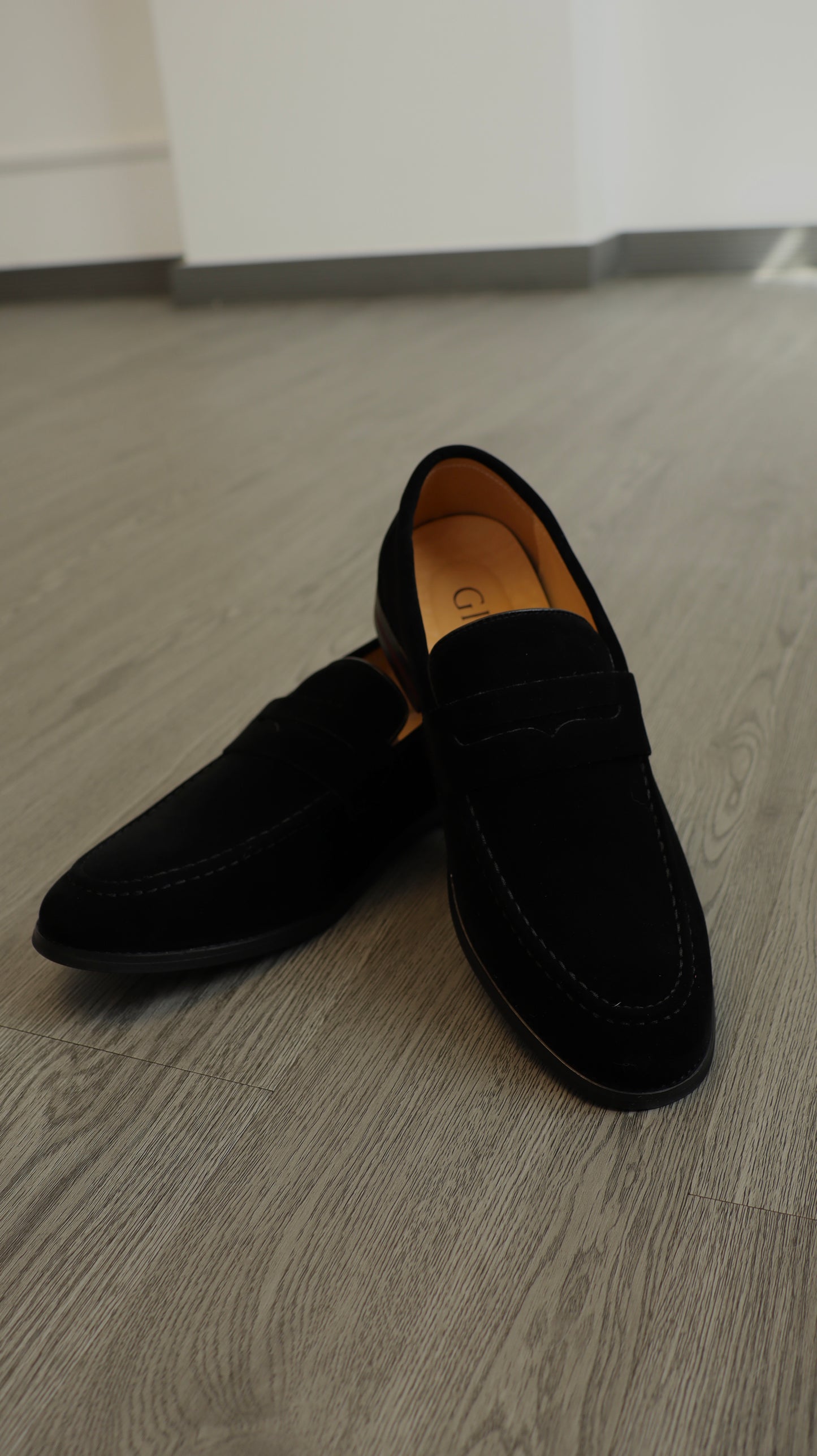 Zapato Prestige Black Suede Loafer