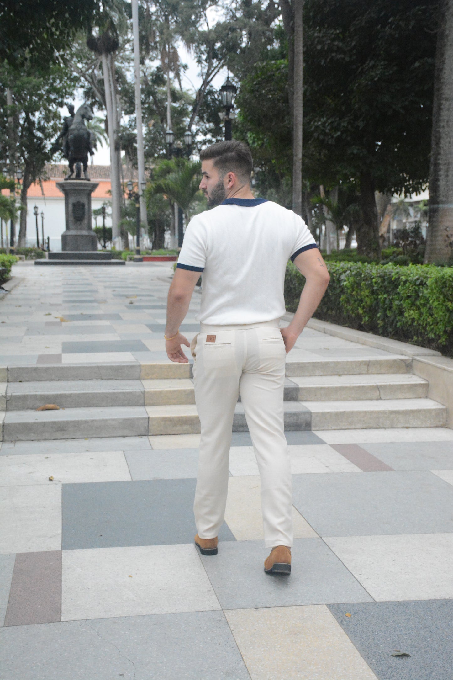 Polo Clineja Luxe Knit – White & Navy