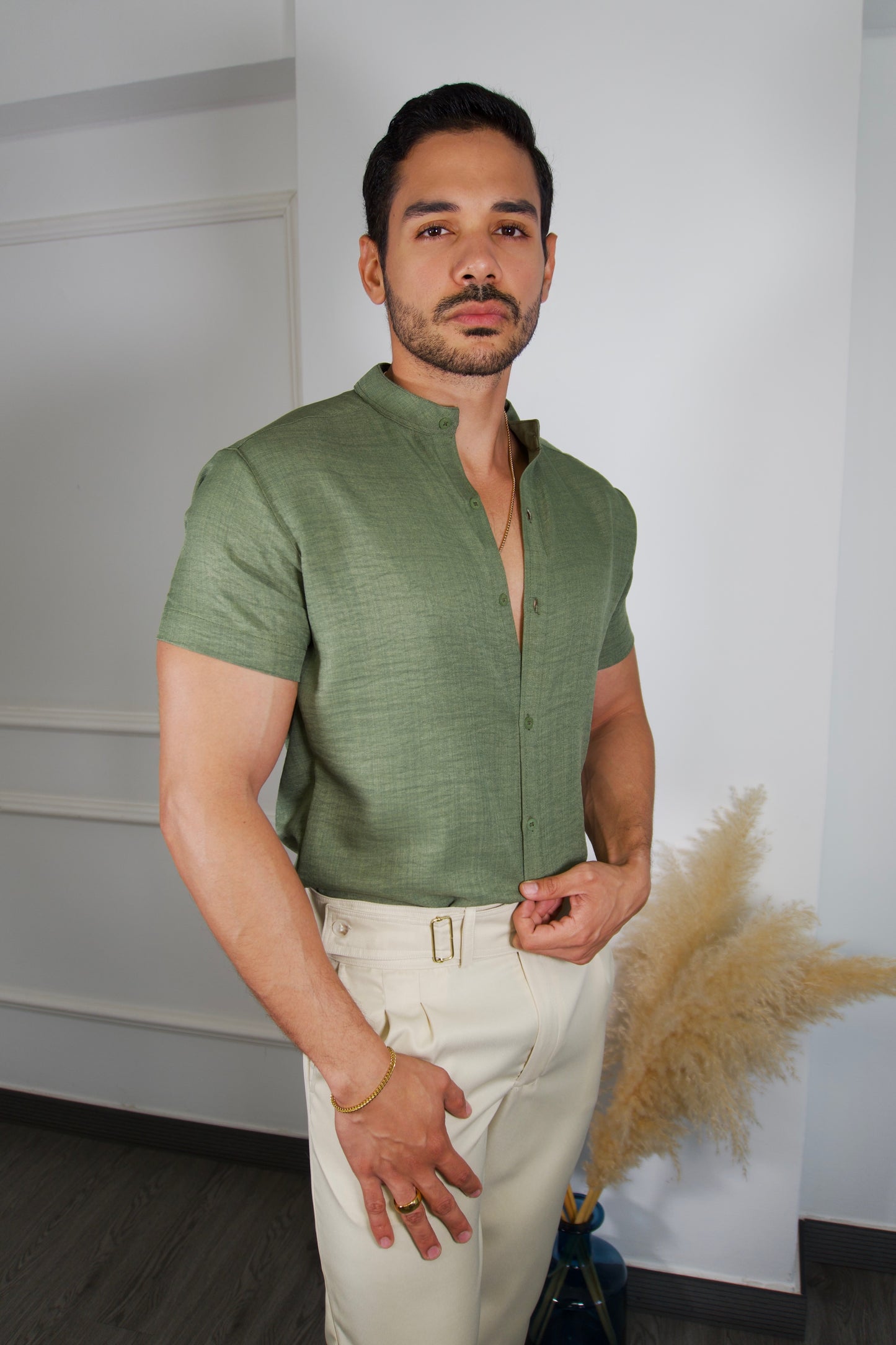 Camisa Oliva Chiaro | Cuello Mao (Verde Oliva Claro)