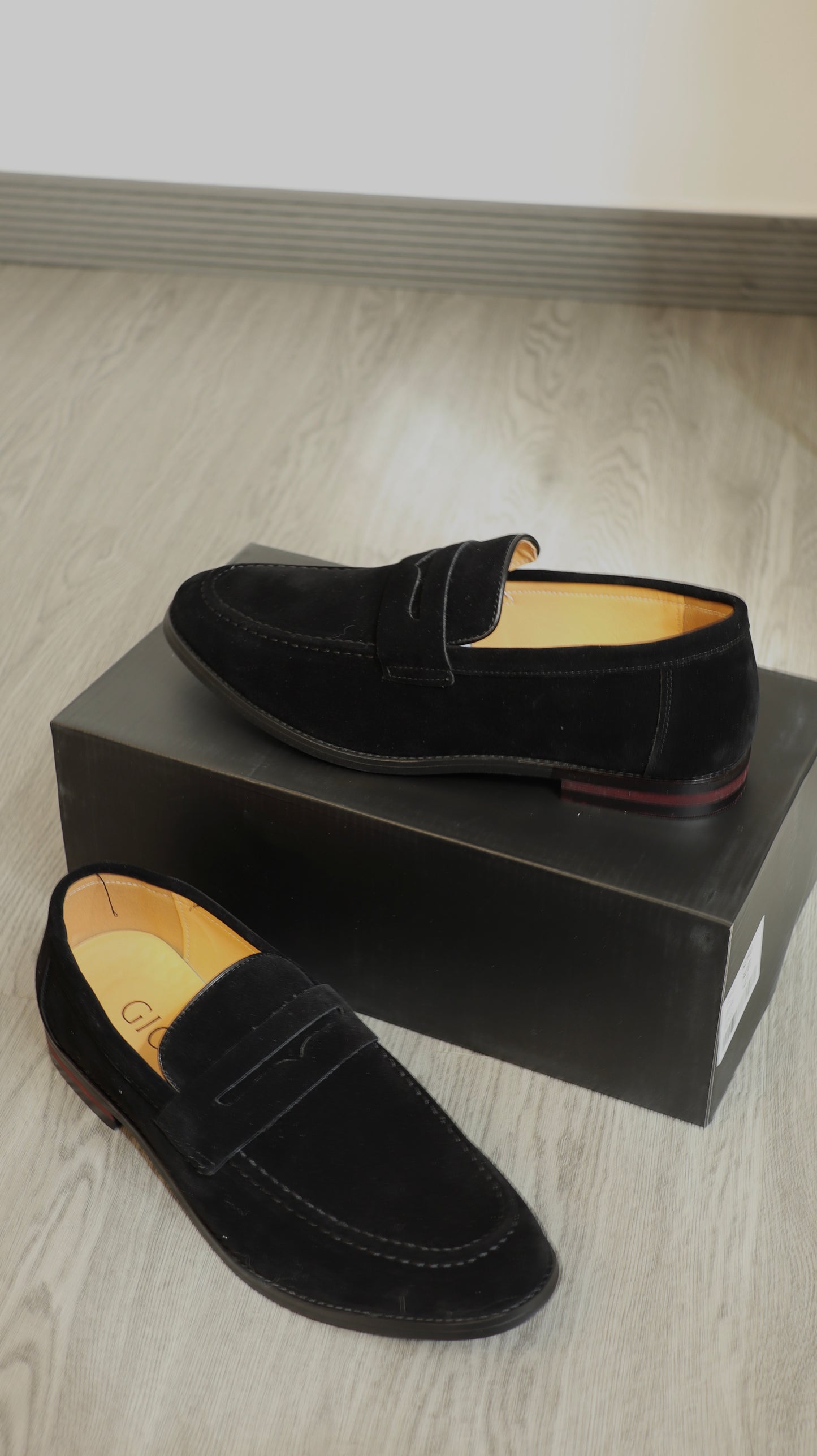 Zapato Prestige Black Suede Loafer