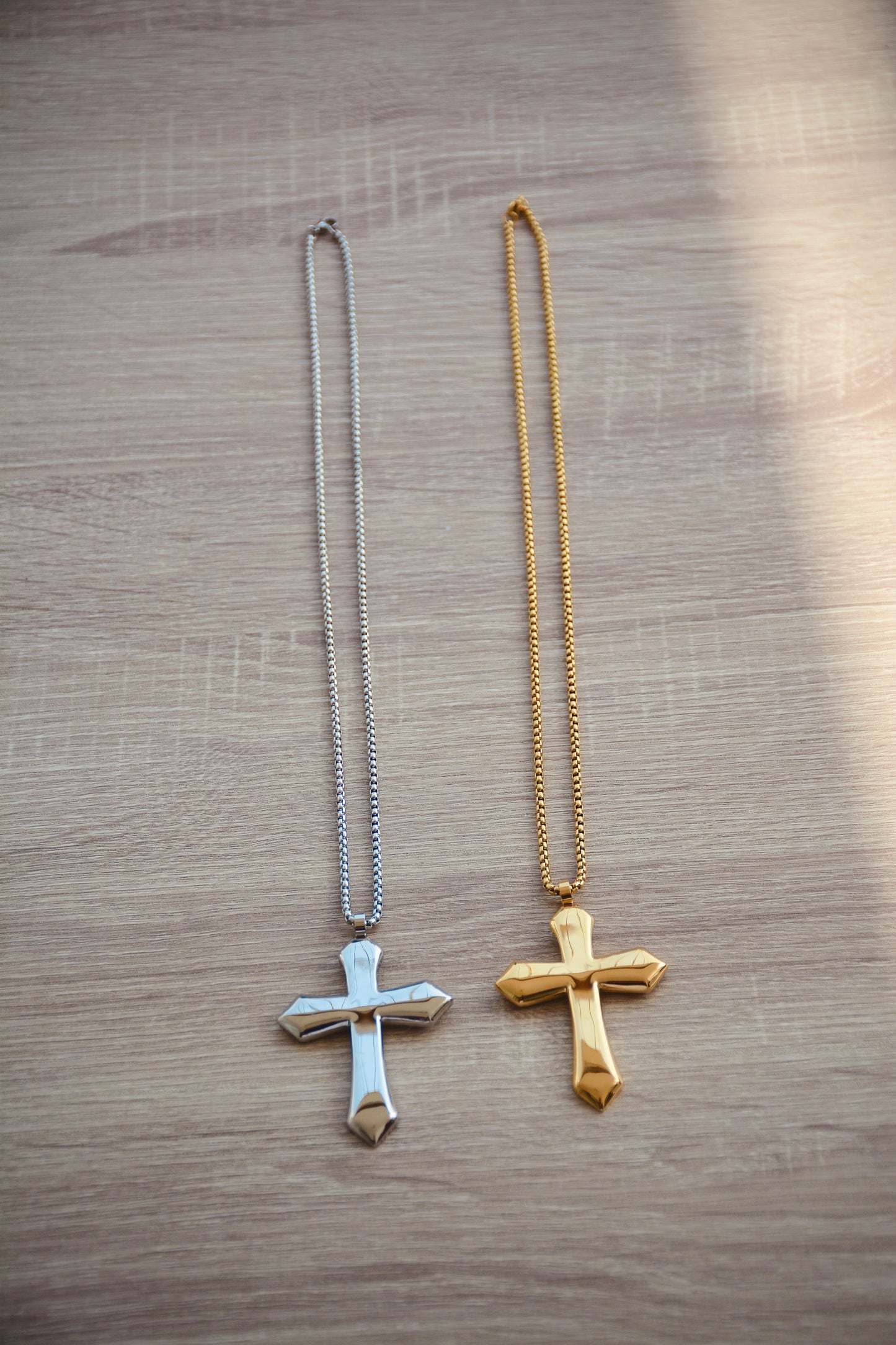 Cadena Big Crucifix | COLECCION GIO ACCESSORIES