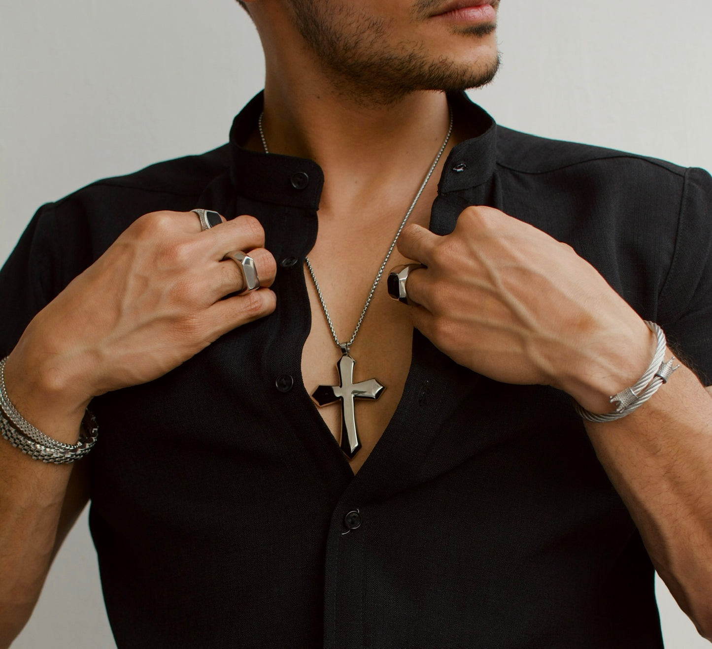 Cadena Big Crucifix | COLECCION GIO ACCESSORIES