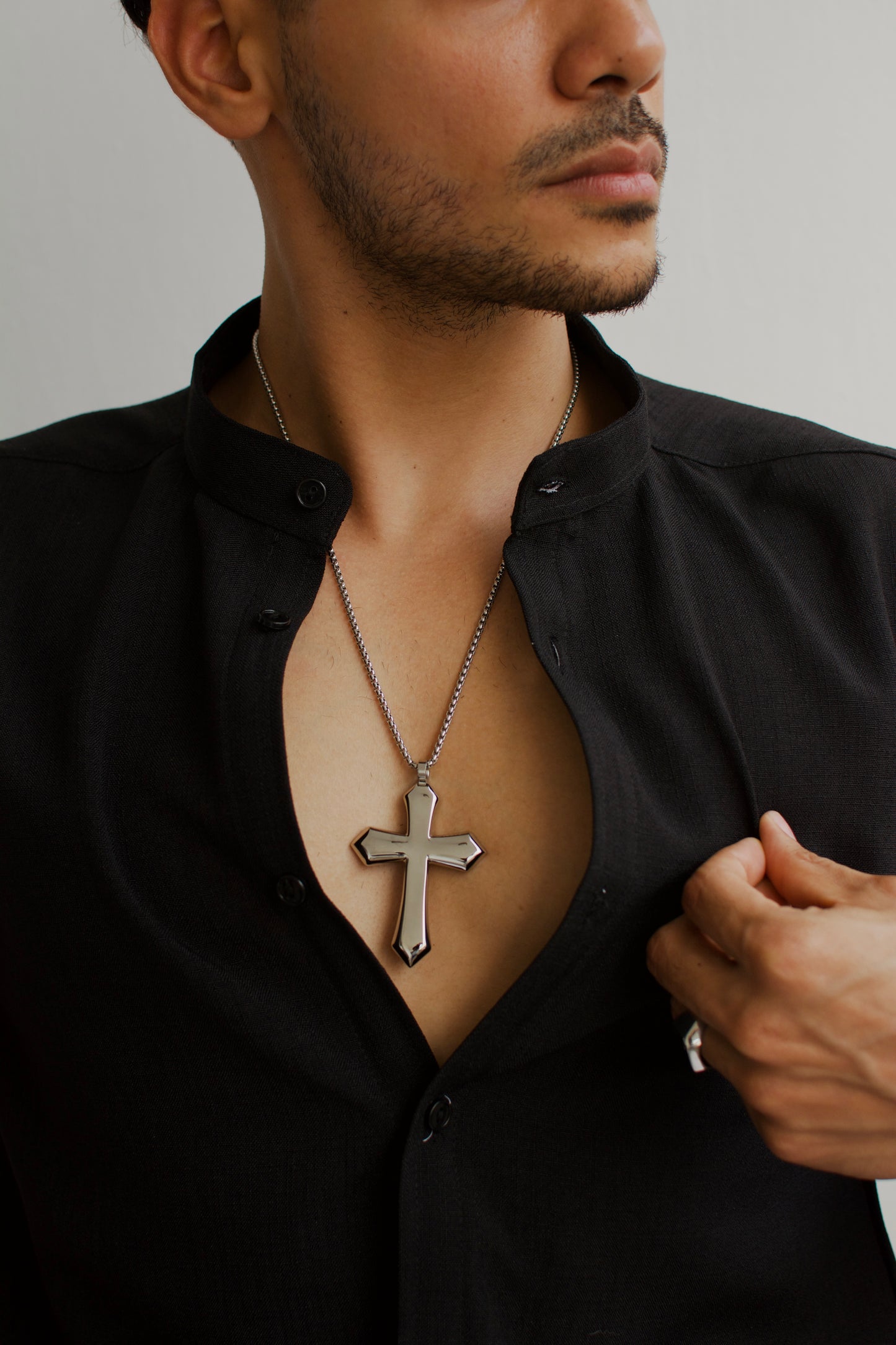 Cadena Big Crucifix | COLECCION GIO ACCESSORIES