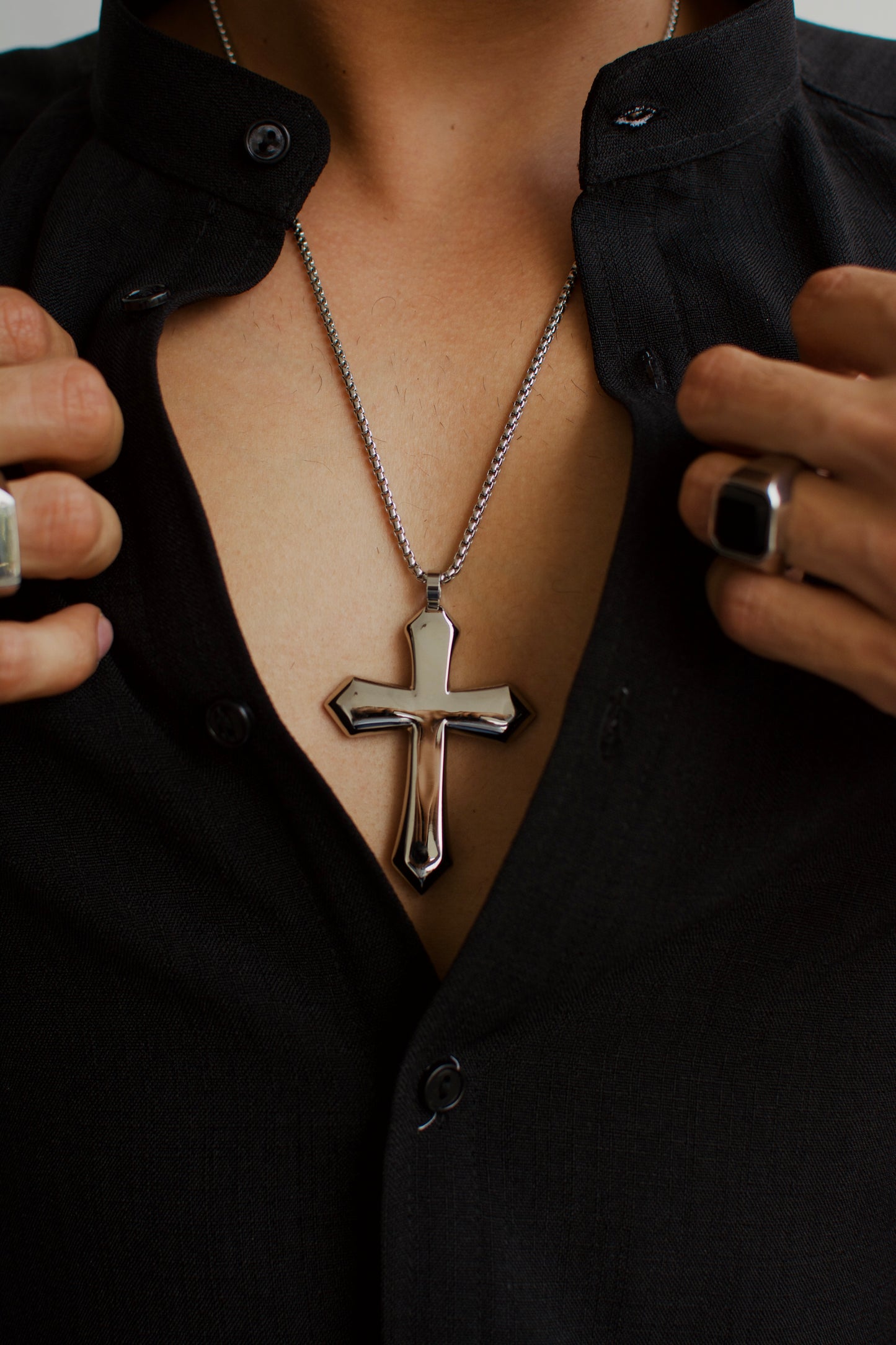 Cadena Big Crucifix | COLECCION GIO ACCESSORIES