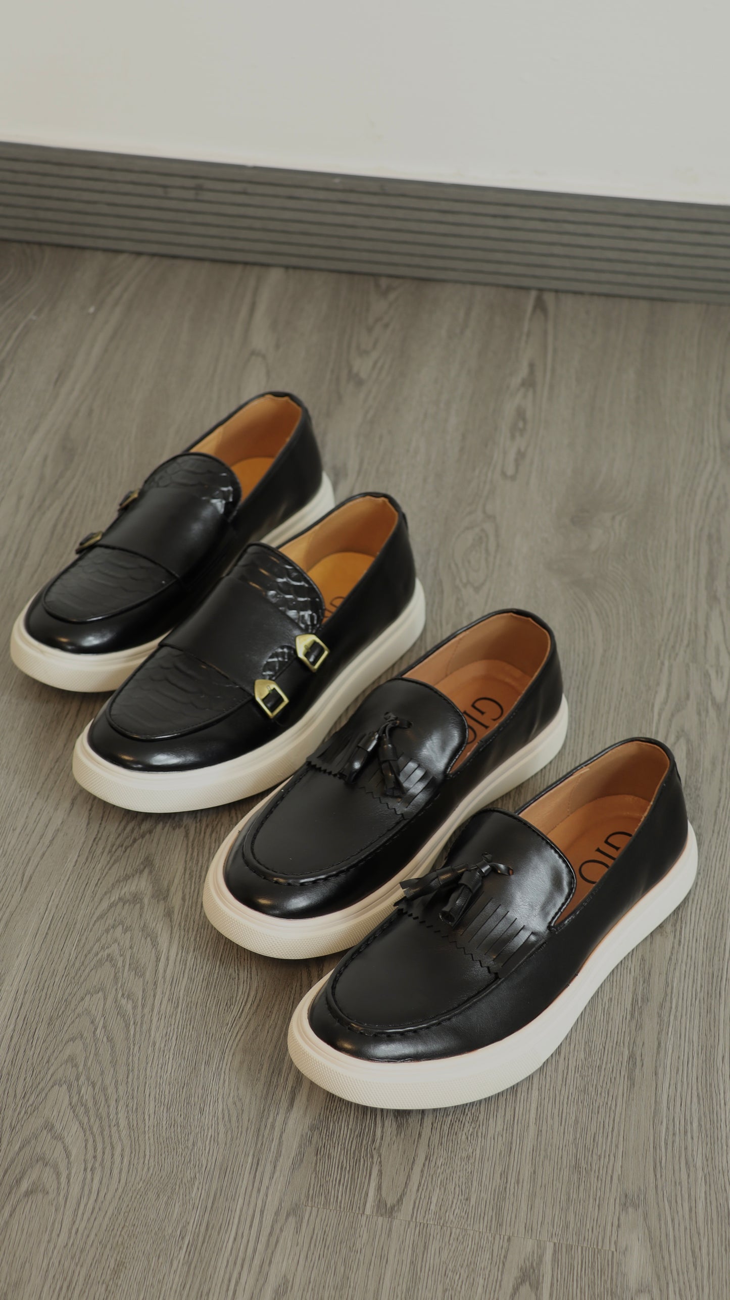 Zapato Midnight Tassel Crest Sneakers