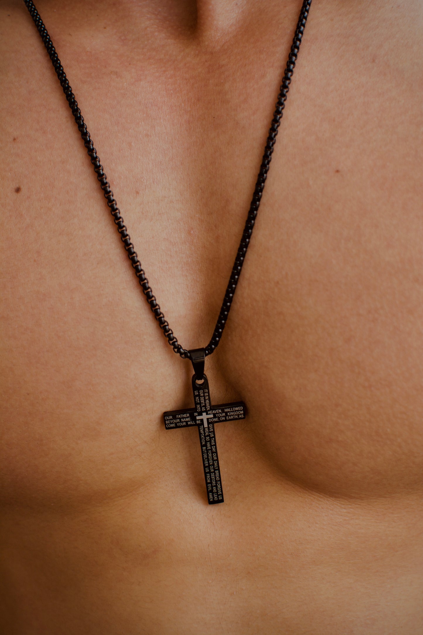 Cadena Crucifix Lux 2| COLECCION GIO ACCESSORIES