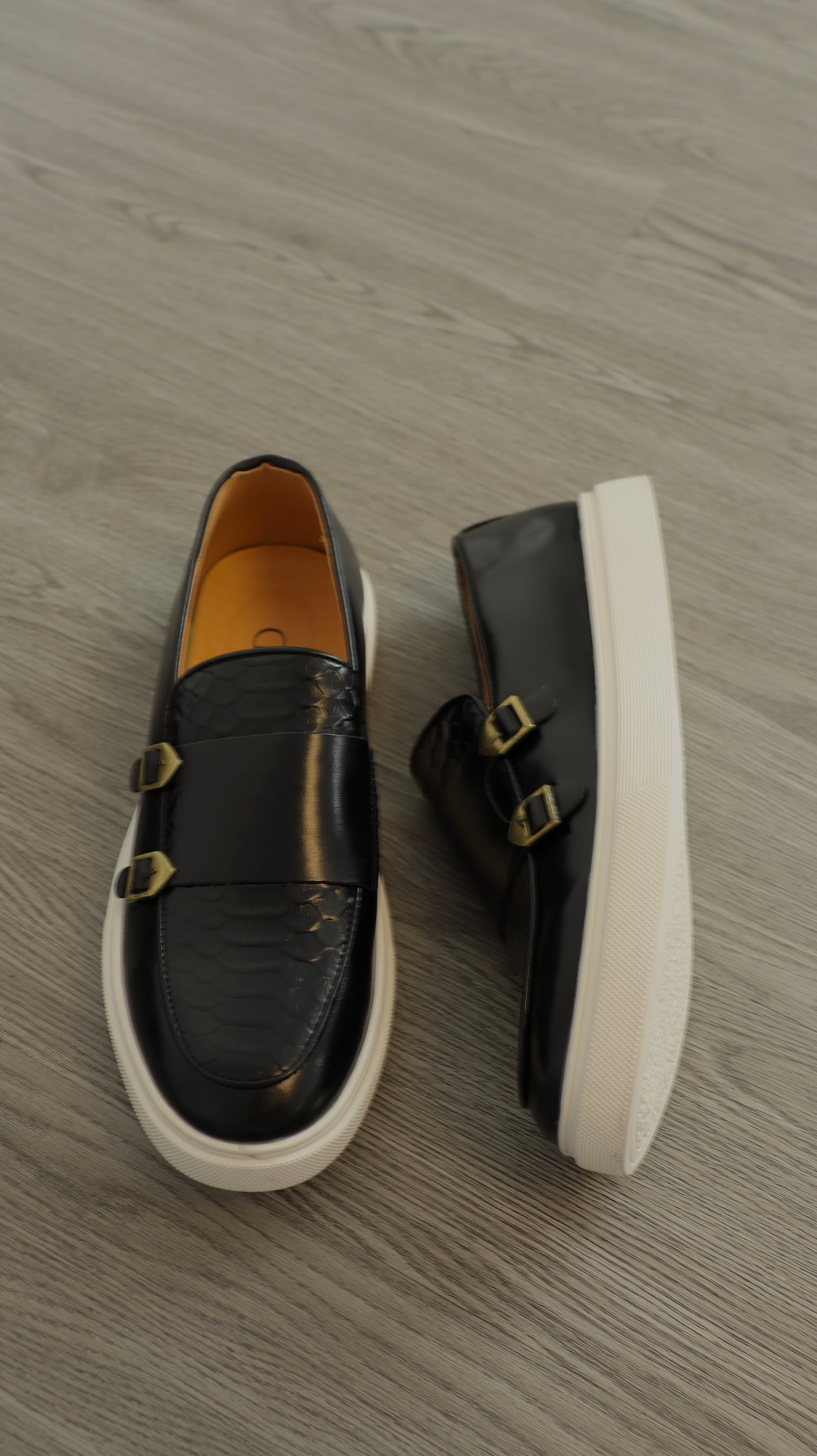 Zapatos Midnight Crest Leather Sneakers