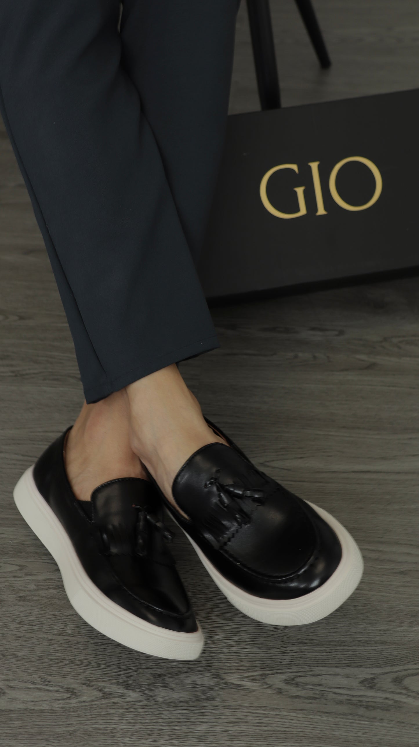 Zapato Midnight Tassel Crest Sneakers